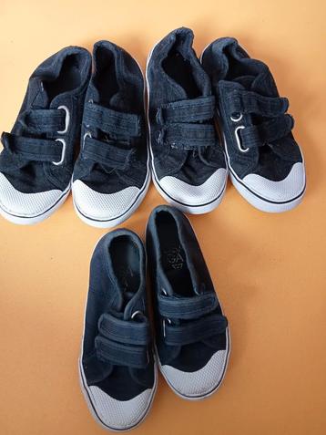 Set gymschoenen maat 32-31-27 beschikbaar voor biedingen