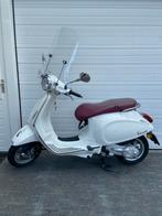 Mooie VESPA PRIMAVERA 25 km wit, Fietsen en Brommers, Scooters | Vespa, Ophalen, Vespa S, Zo goed als nieuw, Benzine