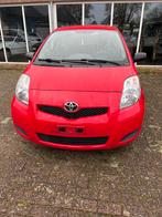Toyota Yaris 1.0 12V Vvt-i 3DR Terra 2009 Rood, Auto's, Voorwielaandrijving, 532 kg, 750 kg, 965 kg