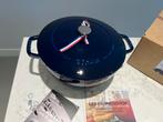 Staub marmite/braadpan 26cm Bleu Intense  Nieuw in de doos, Gietijzer, Nieuw, Ophalen of Verzenden, Staub
