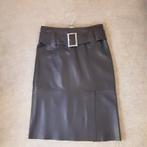 Donker bruine lederen rok van ArmA leder, Kleding | Dames, Rokken, Bruin, Ophalen of Verzenden, Maat 34 (XS) of kleiner, Gedragen