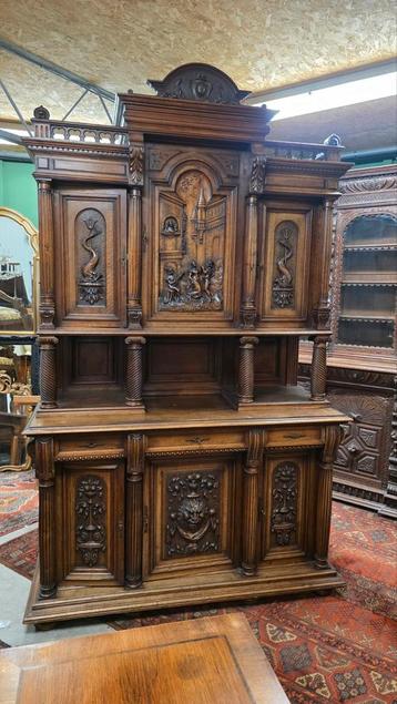 9 delig notenhouten Franse meubel set beschikbaar voor biedingen