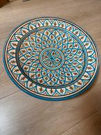 Handgemaakte en handbeschilderde Marokkaanse keramiek schaal, Huis en Inrichting, Ophalen, Porselein of Keramiek, Schaal, Rond