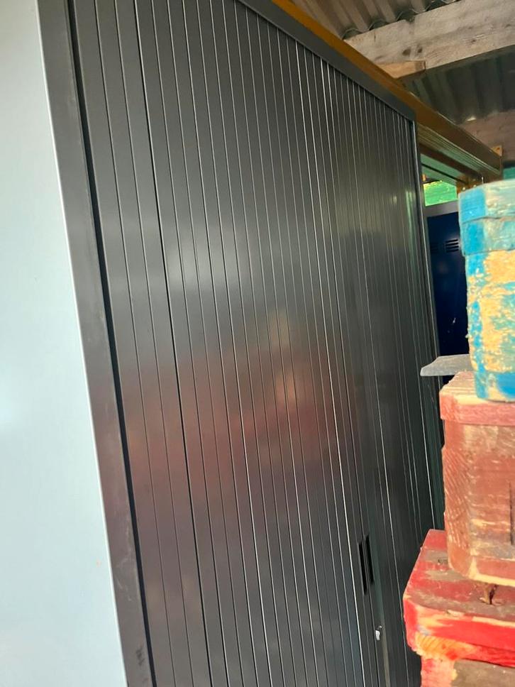 Dubbele schuifdeur kast jaloeziekast 2m. 1,20m breed 4xplank, Huis en Inrichting, Kasten | Roldeurkasten en Archiefkasten, Gebruikt