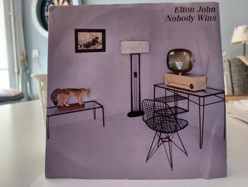 7" Single Elton John - Nobody Wins / Fools In Vision beschikbaar voor biedingen