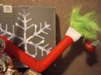 GRINCH ARM VOOR IN DE BOOM MET KERSTBAL NU 4EURO /60CM LANG, Diversen, Kerst, Ophalen of Verzenden