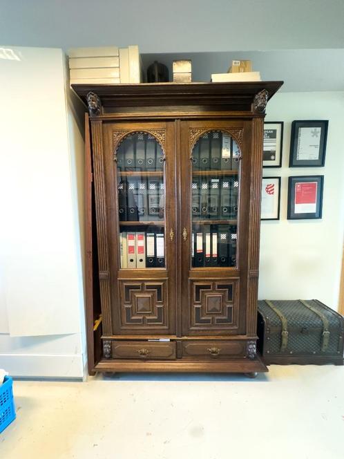Antieke boekenkast met glas-in-lood look – massief hout, Huis en Inrichting, Kasten | Boekenkasten, Zo goed als nieuw, 100 tot 150 cm