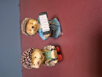 Egeltje met accordeon beschikbaar voor biedingen