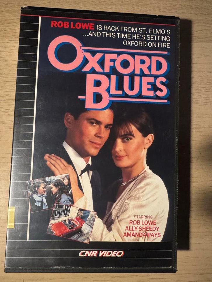 Oxford Blues VHS - Rob Lowe ex rental, Boeken, Film, Tv en Media, Zo goed als nieuw, Film- of Tv-bewerking, Ophalen of Verzenden