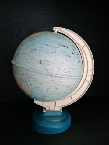 vintage kunststof wereldbol izgst 25 cm doorsnede beschikbaar voor biedingen