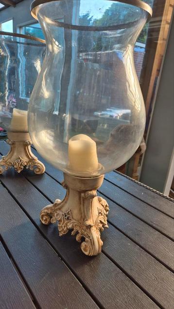 Barok windlichten met zware voet beschikbaar voor biedingen