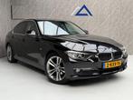 BMW 3-serie 320i High Executive / NAP / Nette Auto, Auto's, BMW, Achterwielaandrijving, Euro 6, 4 cilinders, Zwart