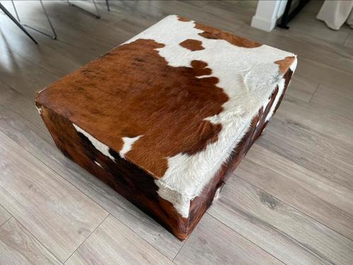 Mooie, grote poef (koeienhuid), Huis en Inrichting, Banken | Voetenbanken en Poefen, Gebruikt, 75 tot 100 cm, 100 tot 125 cm, Rechthoekig