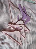 6 roze houten kledinghangers, Ophalen of Verzenden, Zo goed als nieuw, Overige typen