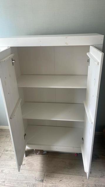 Mooie witte kast