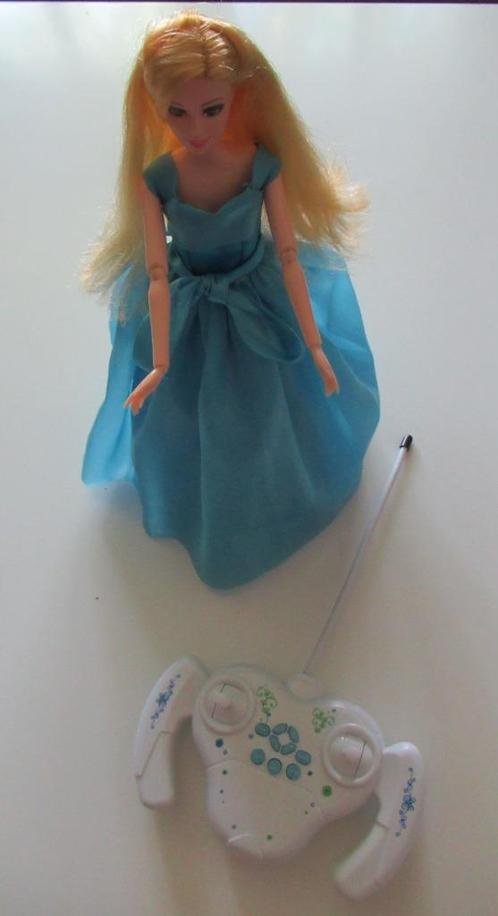 Barbiepop die kan dansen, Verzamelen, Poppen, Zo goed als nieuw, Pop, Ophalen