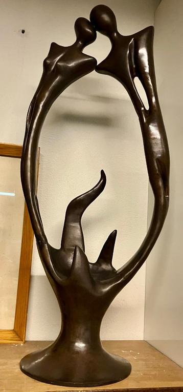 Brons sculptuur van 2 geliefden beschikbaar voor biedingen