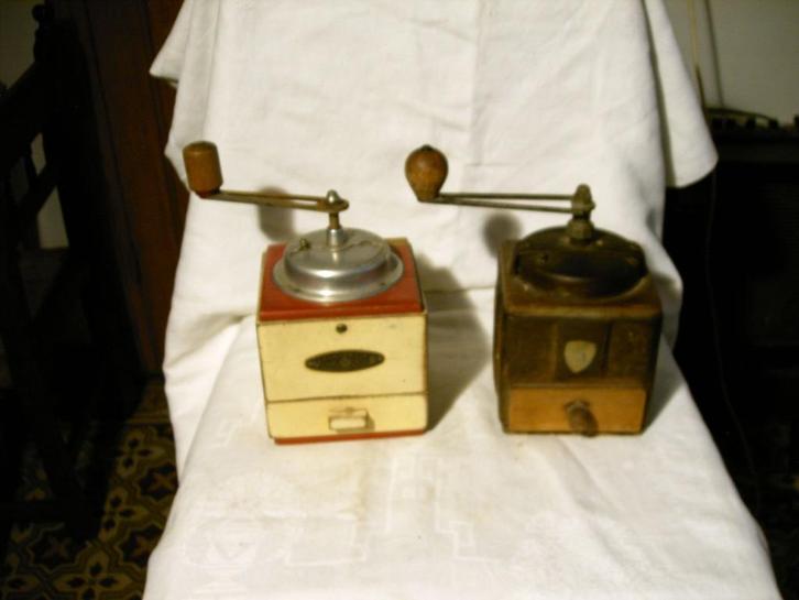 Twee koffiemolens, Antiek en Kunst, Curiosa en Brocante, Ophalen of Verzenden