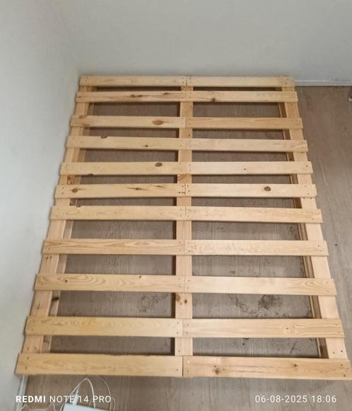 Palletbed twijfelaar van Leenbakker, Huis en Inrichting, Slaapkamer | Matrassen en Bedbodems, Zo goed als nieuw, 140 cm, 200 cm