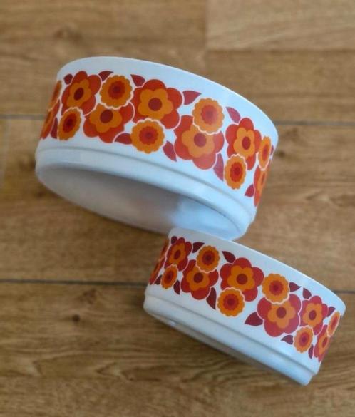 Twee Arcopal Lotus schalen, Huis en Inrichting, Keuken | Servies, Zo goed als nieuw, Schaal of Schalen, Overige stijlen, Glas