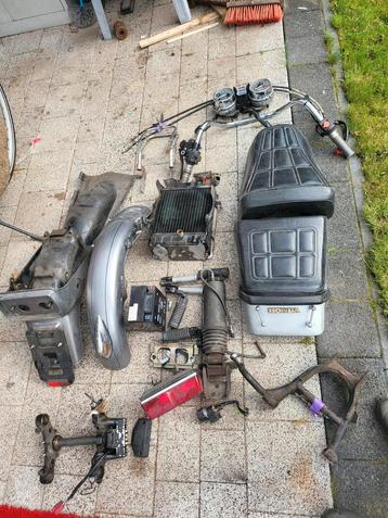 HONDA Silverwing. GL500. In onderdelen  beschikbaar voor biedingen