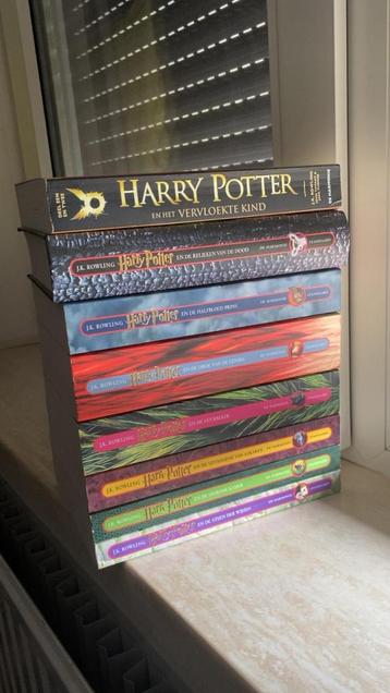 Harry Potter boeken complete set beschikbaar voor biedingen