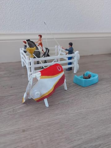 Schleich 42443 set met paard, rijder, begeleider+accessoires beschikbaar voor biedingen