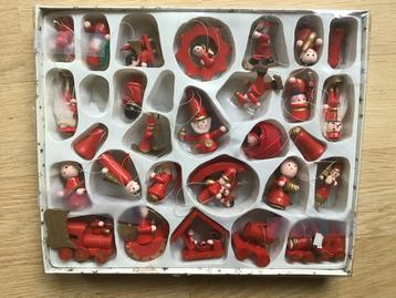 Vintage doos houten kerstboom hangers.Kerst figuren. beschikbaar voor biedingen