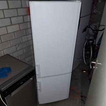 Liebherr Koelkast met Vriezer - CUP 2721 (bezorging) beschikbaar voor biedingen