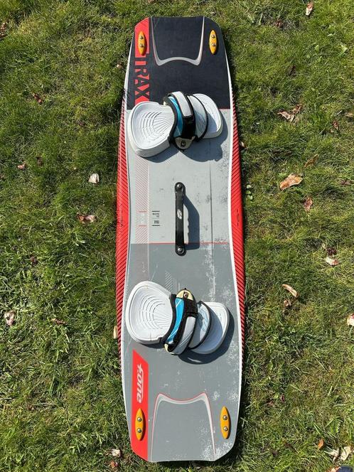F-one Trax HRD Kiteboard 136 bij 40,5cm, Watersport en Boten, Kitesurfen, Gebruikt, Kiteboard, 4 m² of minder, Twintip, Ophalen