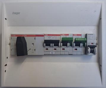 Installatieautomaat, aardlekschakelaar, hoofdschakelaar 40A beschikbaar voor biedingen