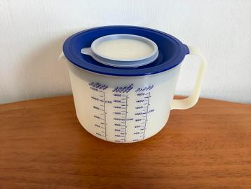 Tupperware Mix-N-Meet Maatkan Mengkom Inhoud: 2 liter beschikbaar voor biedingen