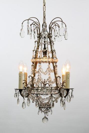 Apart model antieke Franse kroonluchter beschikbaar voor biedingen