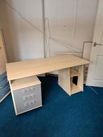 Bureau. Afmetingen 144 cm breed, 65 cm diep, 72 cm hoog, Ophalen of Verzenden