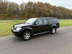 Nissan Navara 2.5D 140KW 2012 Zwart, Auto's, Bestelauto's, USB, 4 stoelen, Zwart, Grijs