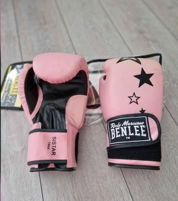 Bokshandschoenen Benlee Sistar 10oz roze beschikbaar voor biedingen