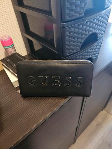 Guess Portemonnee  beschikbaar voor biedingen
