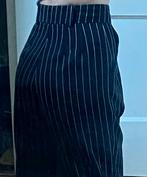 Urban Outfitters broek wijde pijpen maat XS Zeer nette staat, Zwart, Ophalen of Verzenden, Zo goed als nieuw, Maat 34 (XS) of kleiner