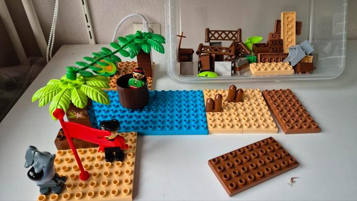 Unico Piraten Set met Platen, Poppetjes en Blokken, Kinderen en Baby's, Speelgoed | Duplo en Lego, Gebruikt, Duplo, Losse stenen