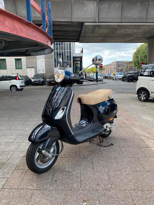 Vespa LX 50 1e eigenaar slechts 4000km, Fietsen en Brommers, Scooters | Vespa, Gebruikt, Vespa LX, Maximaal 45 km/u, Benzine, Ophalen