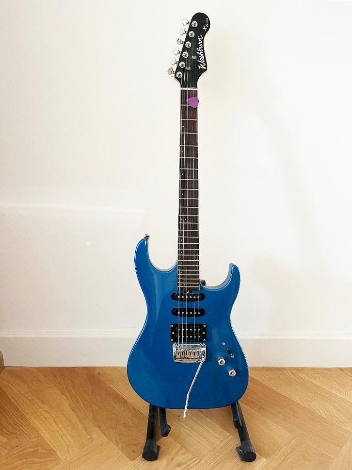 Washburn X-series - met hoes + standaard + kabel, Muziek en Instrumenten, Snaarinstrumenten | Gitaren | Elektrisch, Zo goed als nieuw