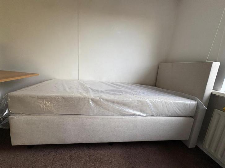 Nieuwe 1 persoons boxspring te koop, Huis en Inrichting, Slaapkamer | Boxsprings, Nieuw, 90 cm, 200 cm, Eenpersoons, Beige, Ophalen