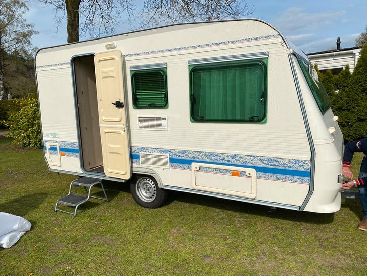 Adria Unica 390DS Lichtgewicht, Caravans en Kamperen, Caravans, Particulier, tot en met 4, 500 - 750 kg, Standaardzit, Adria, Omvormbare zithoek