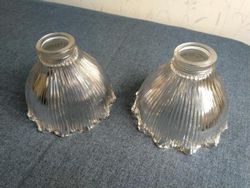 te koop 2 vintage glazen lampekapjes, holophane stijl beschikbaar voor biedingen