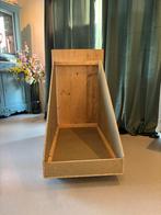 Drie knieschot lades - zolderopslag lades - schuindak lades, Huis en Inrichting, Kasten | Overige, Ophalen, Gebruikt