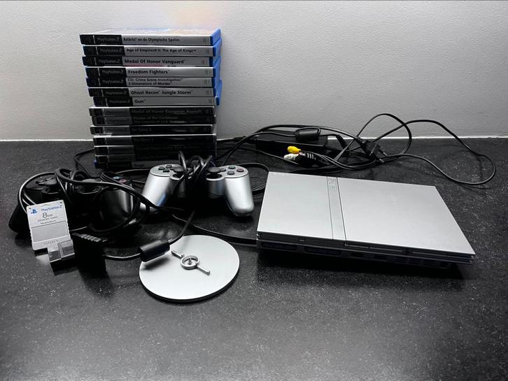 COMPLEET PlayStation 2 SLIM met 2 controllers en 14 games, Spelcomputers en Games, Spelcomputers | Sony PlayStation 2, Zo goed als nieuw