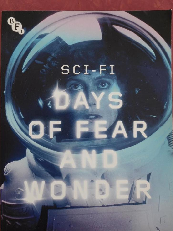 Sci-Fi Days of fear and wonder, Boeken, Science fiction, Zo goed als nieuw, Ophalen of Verzenden