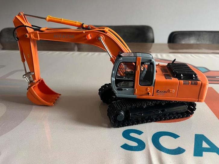 Hitachi Zaxis 210 rupskraan ROS, Hobby en Vrije tijd, Modelauto's | 1:32, Gebruikt, Tractor of Landbouw, Overige merken, Ophalen of Verzenden