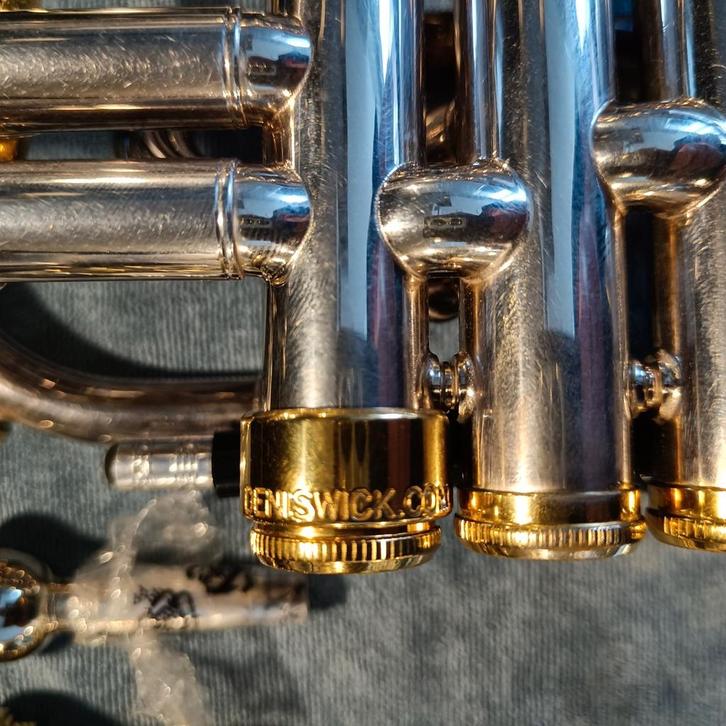 More Core met Nwe Denis Wick Tone Ring tbv Bes Cornet, Muziek en Instrumenten, Blaasinstrumenten | Trompetten, Zo goed als nieuw