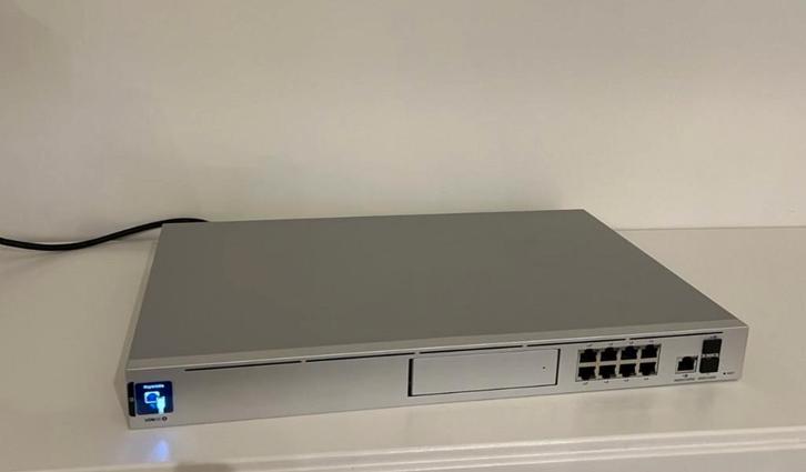 Ubiquiti Dream Machine Special Edition, Computers en Software, Routers en Modems, Zo goed als nieuw, Router, Ophalen
